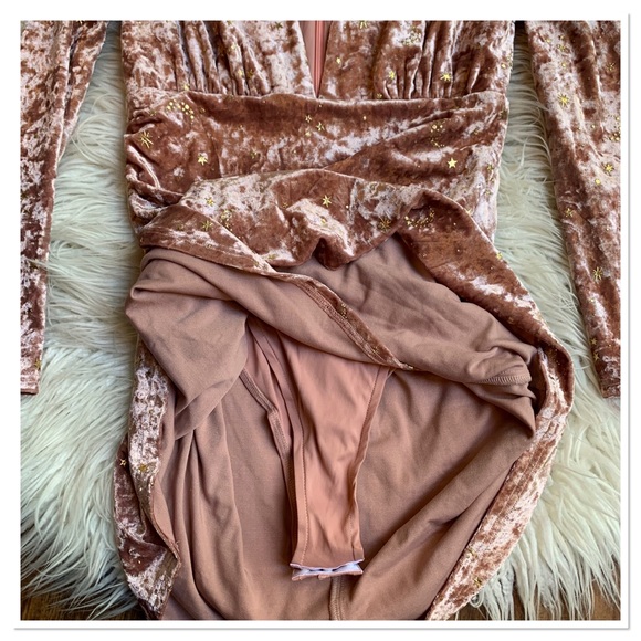 JNSQ Crushed Velvet Dress Pink Gold Size 6 - Picture 8 of 13